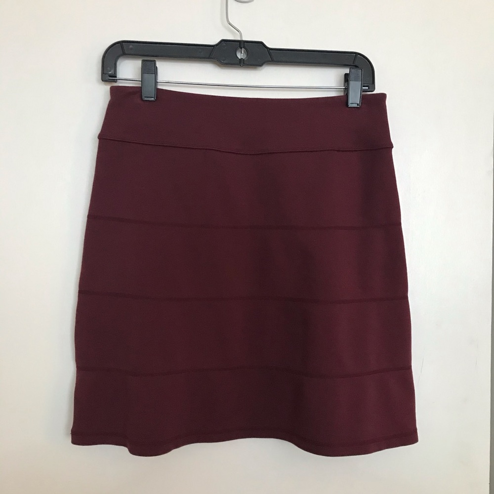 Athleta Mini Skirt - Size XS - Picture 4 of 11